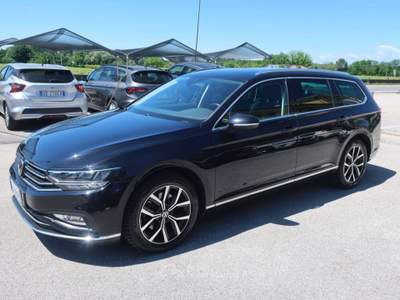 Volkswagen Passat Passat Var. 2.0 tdi Src Evo Executive DSG 110kw - Nero usata Ponte di Piave