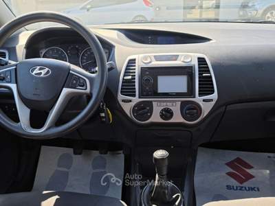 Hyundai i20 1.2 5p. Classic Nero usata Recanati