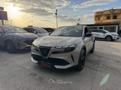 Alfa Romeo Junior 1.2 136 CV Hybrid eDCT6 Beige usata Volla