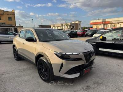 Alfa Romeo Junior 1.2 136 CV Hybrid eDCT6 Beige usata Volla