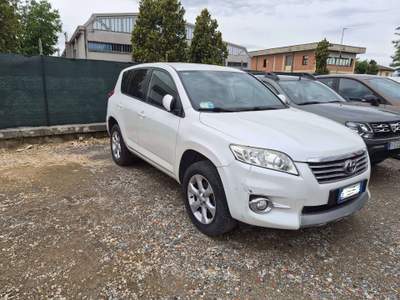 Toyota RAV4 Rav4 III 2010 Crossover RAV4 Crossover 2.2 d-4d Exclusive 150cv Bianco usata Scandicci