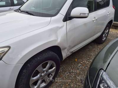 Toyota RAV4 Rav4 III 2010 Crossover RAV4 Crossover 2.2 d-4d Exclusive 150cv Bianco usata Scandicci