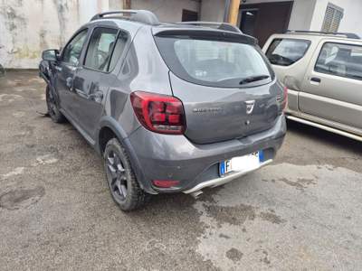 Dacia Sandero Stepway 1.5 dCi 8V 90CV Start&Stop Giallo usata Palma Campania