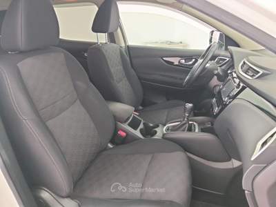 Nissan Qashqai 1.6 dCi 2WD Tekna Bianco usata Lurate Caccivio