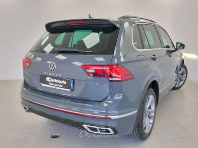 Volkswagen Tiguan 2.0 TDI 150 CV SCR DSG 4MOTION R-Line Grigio usata Lurate Caccivio