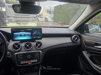 Mercedes-Benz GLA Tenuta sempre in box. No fumatori.  Con nuovi restailin Nero usata Urbana
