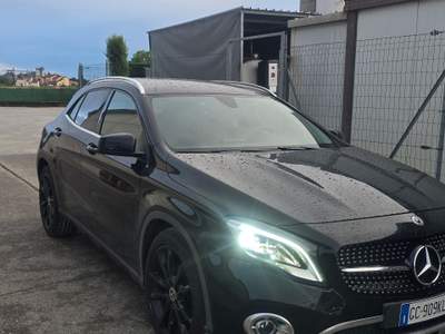 Mercedes-Benz GLA Tenuta sempre in box. No fumatori.  Con nuovi restailin Nero usata Urbana