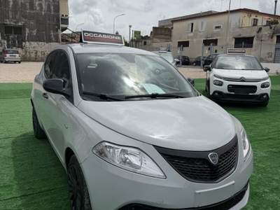 Lancia Ypsilon 5 porte GPL Ecochic Gold Grigio usata Giugliano in Campania