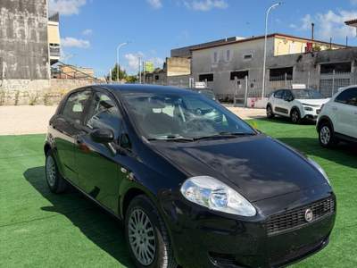 Fiat Grande Punto Punto Classic 1.2 5 porte Active Nero usata Giugliano in Campania