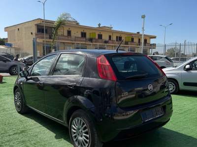Fiat Grande Punto Punto Classic 1.2 5 porte Active Nero usata Giugliano in Campania