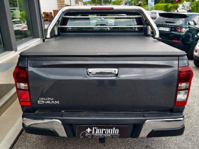 Isuzu D-Max 1.9td 4porte 4WD A/C Aut.+gancio traino Nero usata Tarcento