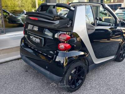Smart ForTwo 1000 52 kW MHD cabrio passion Nero usata Tarcento