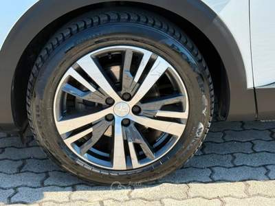 Peugeot 3008 1.5 BlueHDi EAT8 Allure Pack Bianco usata San Salvatore Telesino