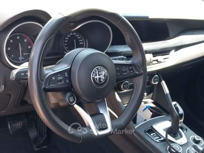 Alfa Romeo Stelvio MANUCAR 3393140120 Rosso usata Cesano Maderno