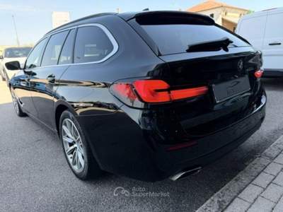 BMW Serie 5 520d d 48V 190cv Touring Business Nero usata Santa Maria di Sala