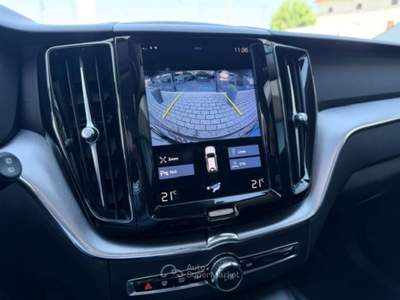 Volvo XC60 B4 (d) AWD Geartronic Momentum Pro/TETTO APRIBILE Nero usata Santa Maria di Sala