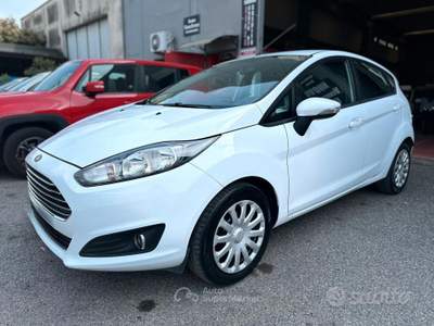 Ford Fiesta 5 porte Titanium NEOPATENTATI usata Brescia