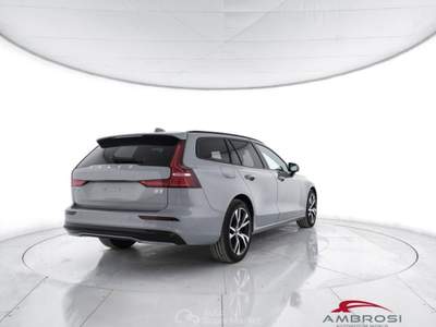 Volvo V60 B4 Mild hybrid Benzina Plus Dark Grigio usata Corciano