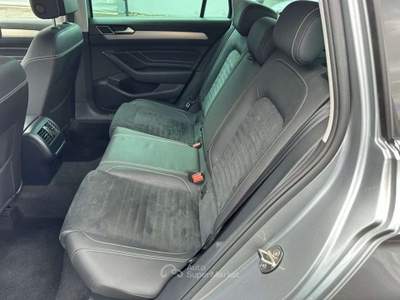 Volkswagen Passat 2.0 TDI SCR EVO DSG Executive Grigio usata Cologno Monzese