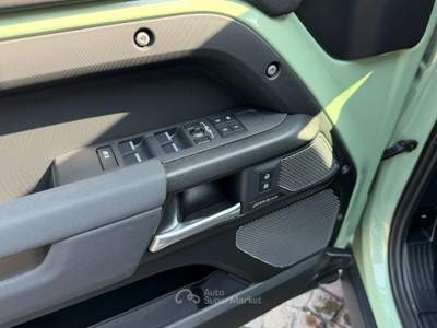Land Rover Defender 110 3.0D I6 300 CV AWD Auto 75th Limited Edition Verde usata Castiglione delle Stiviere