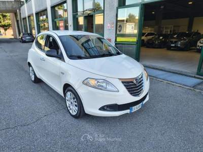 Lancia Ypsilon 1.2 69 CV 5 porte Silver NEOPATENTATI Bianco usata Gallarate