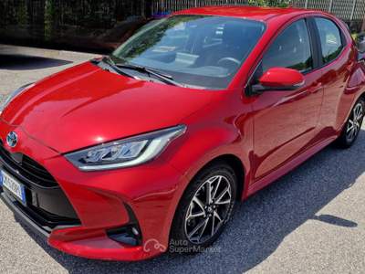 Toyota Yaris piccola comoda ed economica Rosso usata San Donato Milanese