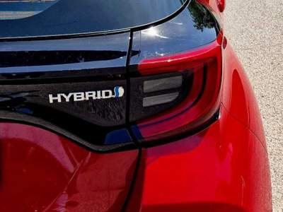 Toyota Yaris piccola comoda ed economica Rosso usata San Donato Milanese