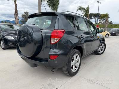Toyota RAV4 RAV 4 4X4 2008 2.2 DIESEL 136 CV *TAGLIANDA usata Striano