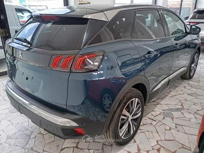 Peugeot 3008 1.2 PureTech Turbo 130CV Allure Pack Blu/Azzurro usata Giugliano in Campania