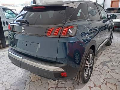 Peugeot 3008 1.2 PureTech Turbo 130CV Allure Pack Blu/Azzurro usata Giugliano in Campania