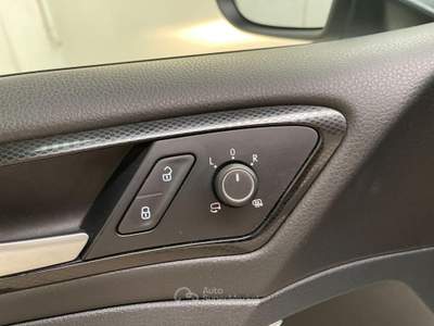 Volkswagen Golf 1.4 TGI 5p. Highline BlueMotion Bianco usata BRESCIA