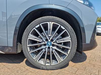 BMW iX1 xdrive 30 X-Line Giallo usata Lesmo