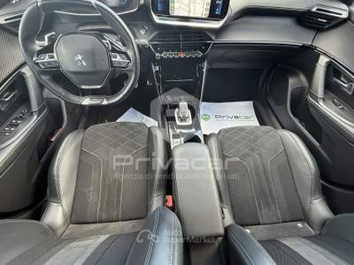 Peugeot 2008 PEUGEOT 2008 PureTech 130 S&S EAT8 GT Pack Grigio usata Roma