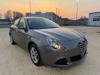 Alfa Romeo Giulietta jtdm Distinctive 120cv CINGHIA FATTA Grigio usata Ferrara
