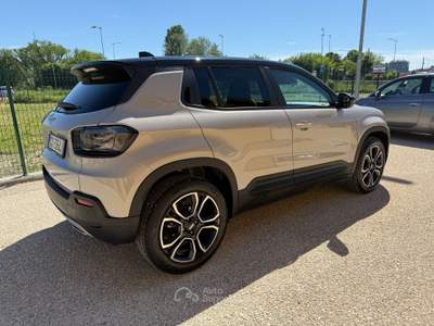 Jeep Avenger 100 CV MHEV Summit Beige usata Ferrara