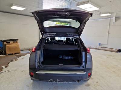 Peugeot 2008 PEUGEOT 2008 BLUEHDI 110 ALLURE PACK S/S CROSSOVER usata Pozzuoli