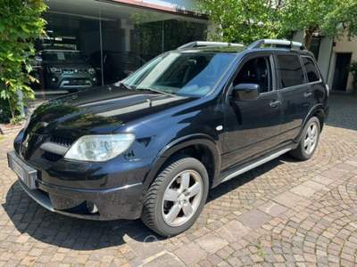 Mitsubishi Outlander Sport 2.0i 16V 4WD Bi-Fuel Nero usata ROSà Mitsubishi Outlander Sport 2.0i 16V 4WD Bi-Fuel Nero usata ROSà