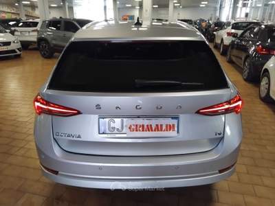 Skoda Octavia 1.4 TSI Plug-In DSG Wag. Style VIDEO PELLE 204 CV Argento usata Vigevano