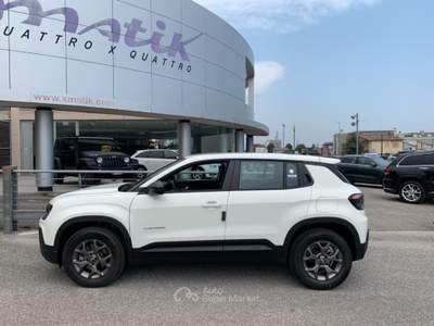 Jeep Avenger 1.2 Turbo MHEV Longitude AUTOMATICA Bianco usata San Vendemiano