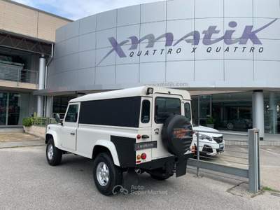 Land Rover Defender 110 2.4 TD4 Hard Top 3 pt. PANEL VAN PREZZO + IVA Bianco usata San Vendemiano