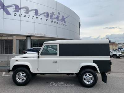 Land Rover Defender 110 2.4 TD4 Hard Top 3 pt. PANEL VAN PREZZO + IVA Bianco usata San Vendemiano
