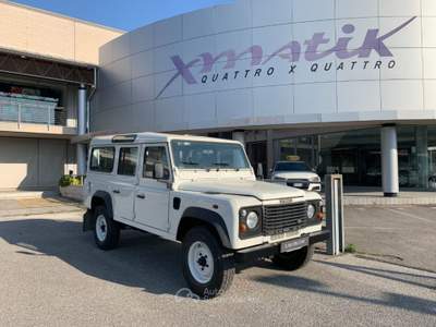 Land Rover Defender 110 2.5 Td5 cat Station Wagon 9 POSTI Bianco usata San Vendemiano