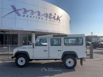 Land Rover Defender 110 2.5 Td5 cat Station Wagon 9 POSTI Bianco usata San Vendemiano