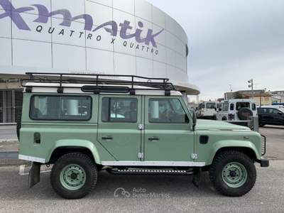 Land Rover Defender 110 2.2 TD4 Station Wagon Heritage Edition 7 posti Verde usata San Vendemiano