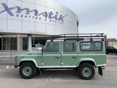 Land Rover Defender 110 2.2 TD4 Station Wagon Heritage Edition 7 posti Verde usata San Vendemiano