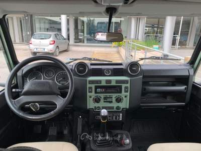 Land Rover Defender 110 2.2 TD4 Station Wagon Heritage Edition 7 posti Verde usata San Vendemiano