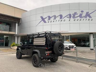 Land Rover Defender 110 2.5 Td5 Station Wagon ARIA COND. + ABS + ETC Nero usata San Vendemiano