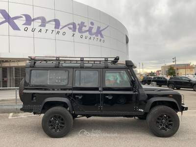 Land Rover Defender 110 2.5 Td5 Station Wagon ARIA COND. + ABS + ETC Nero usata San Vendemiano