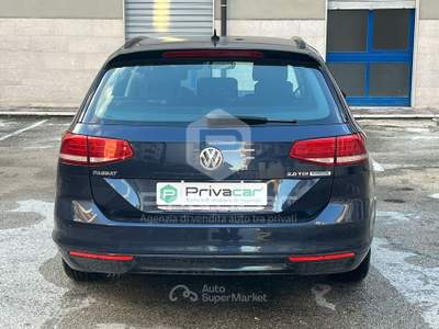 Volkswagen Passat VOLKSWAGEN Passat Variant 2.0 TDI Business BlueMotion Tech. Blu/Azzurro usata Bisceglie