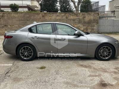 Alfa Romeo Giulia ALFA ROMEO Giulia 2.2 Turbodiesel 180 CV AT8 Super Grigio usata Bisceglie